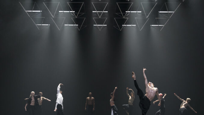 Wayne McGregor's Autobiography, Company Wayne McGregor, Sadler's Wells, London (2017), Photo credit Andrej Uspenski (5)